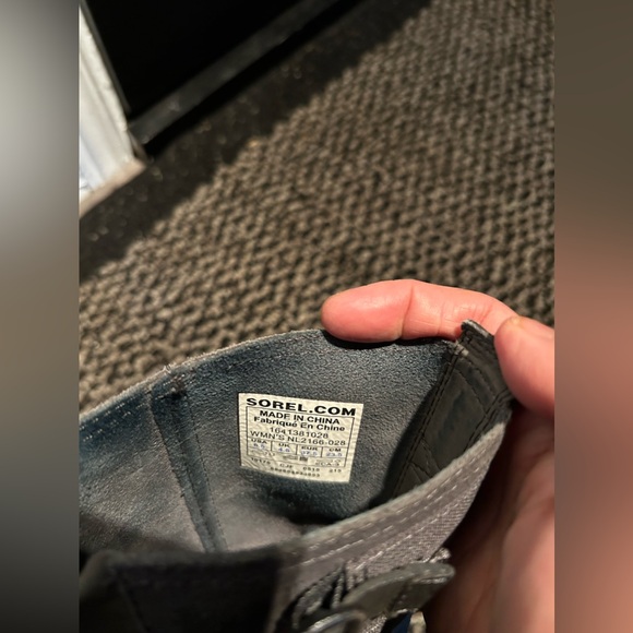 Sorel boots size 6.5 - Picture 9 of 9